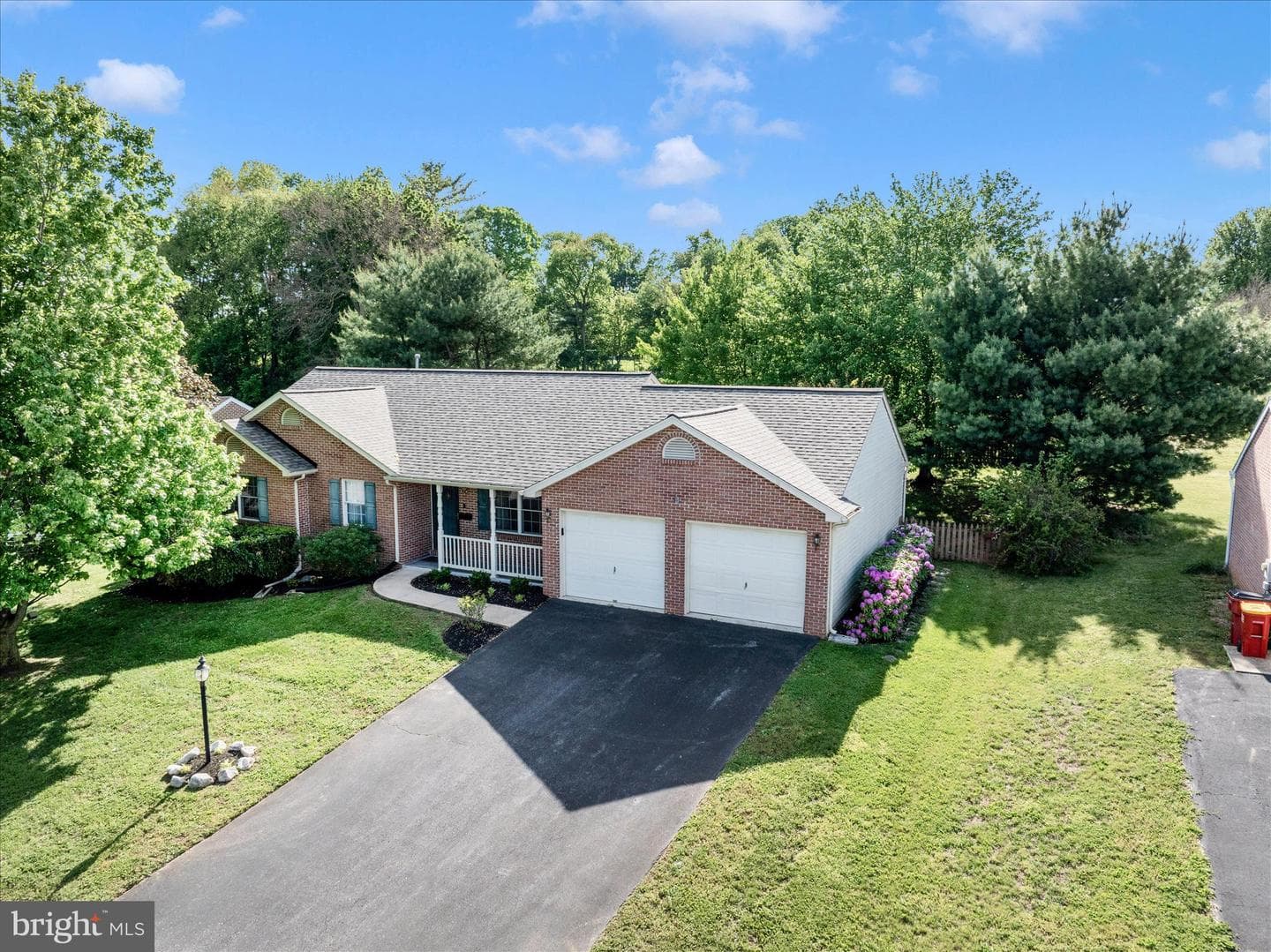 228 MONTCLAIR COURT