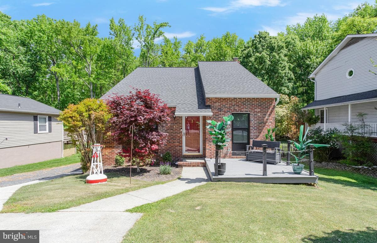 1180 BAY HIGHLANDS DRIVE
