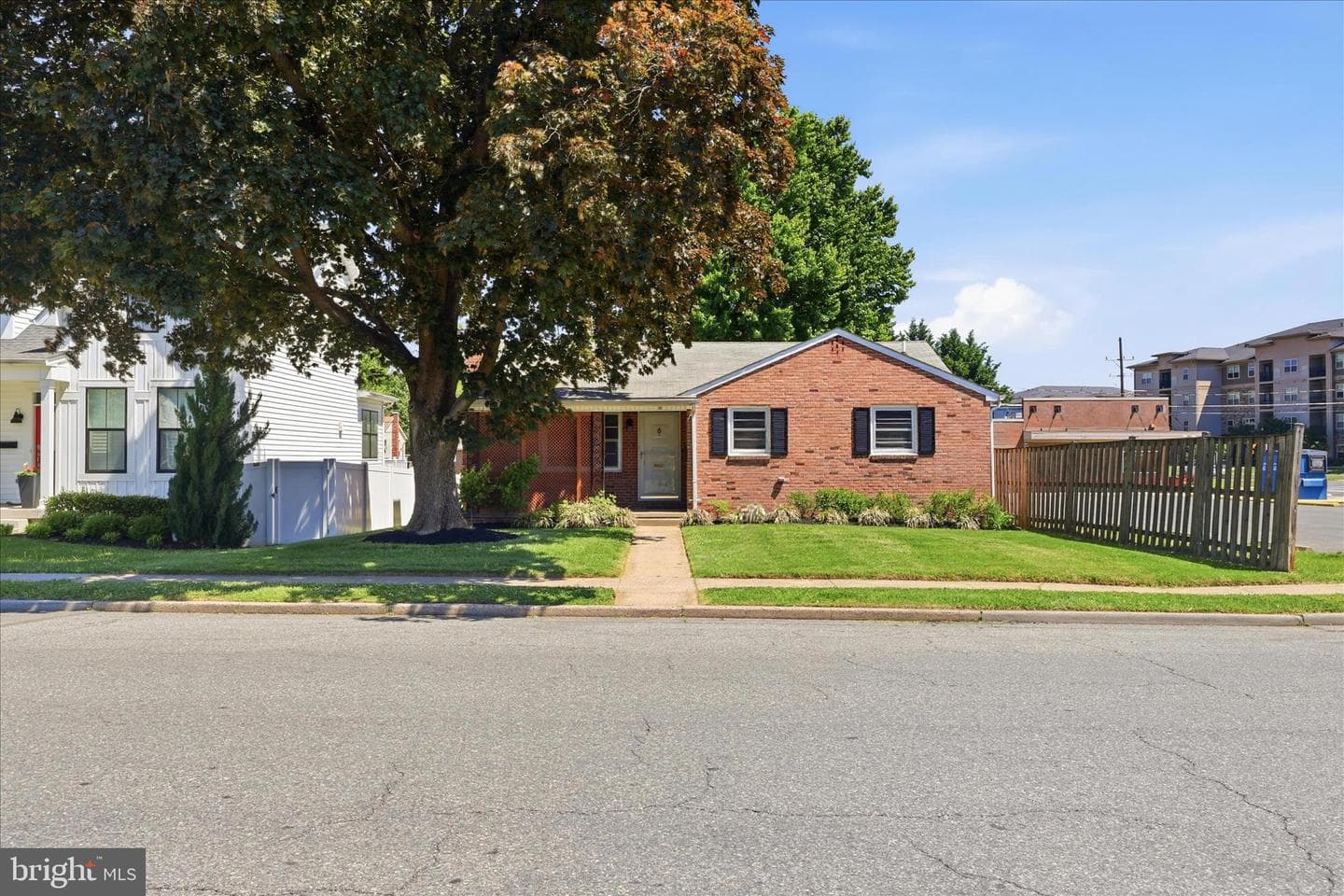 17 E THIRTEENTH STREET