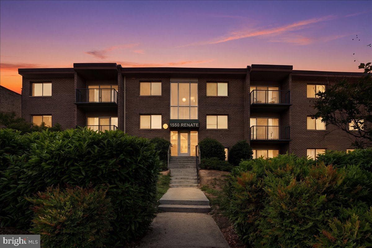 1550 Renate Dr, Woodbridge, VA 22192-2707, United States
