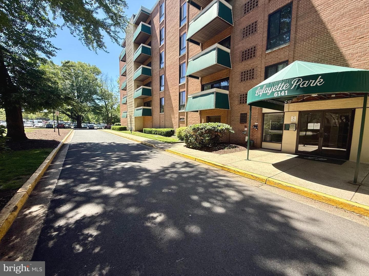 6141 LEESBURG PIKE 404