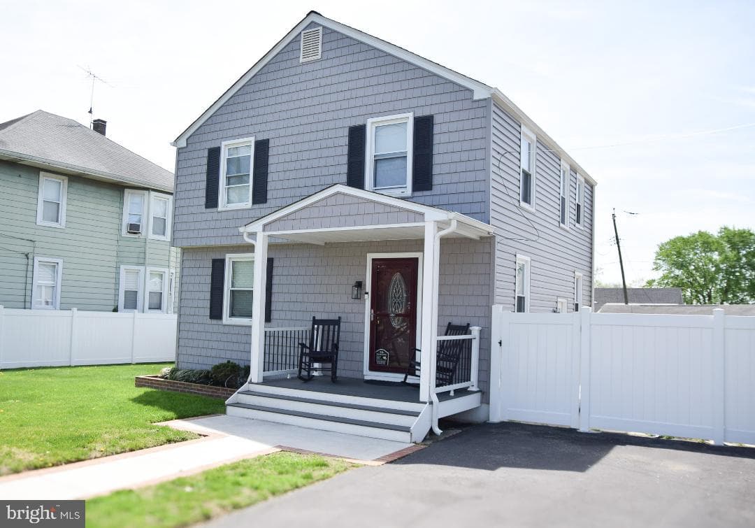 2807 PENNSYLVANIA AVENUE - Photo 1