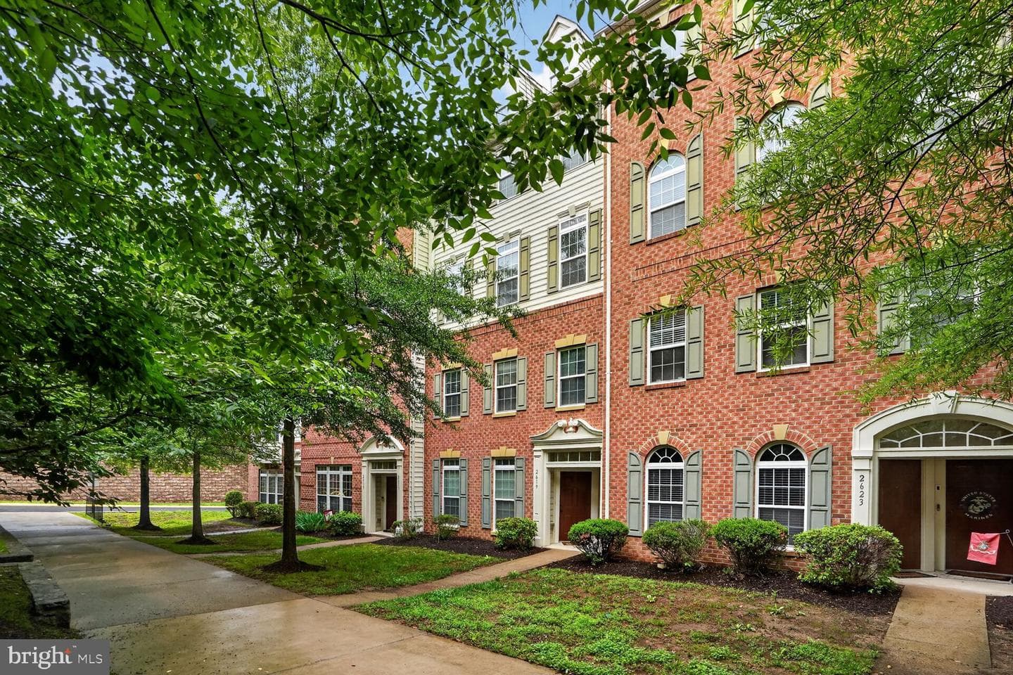 2621 EASTBOURNE DRIVE