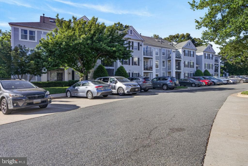10021 VANDERBILT CIRCLE 2