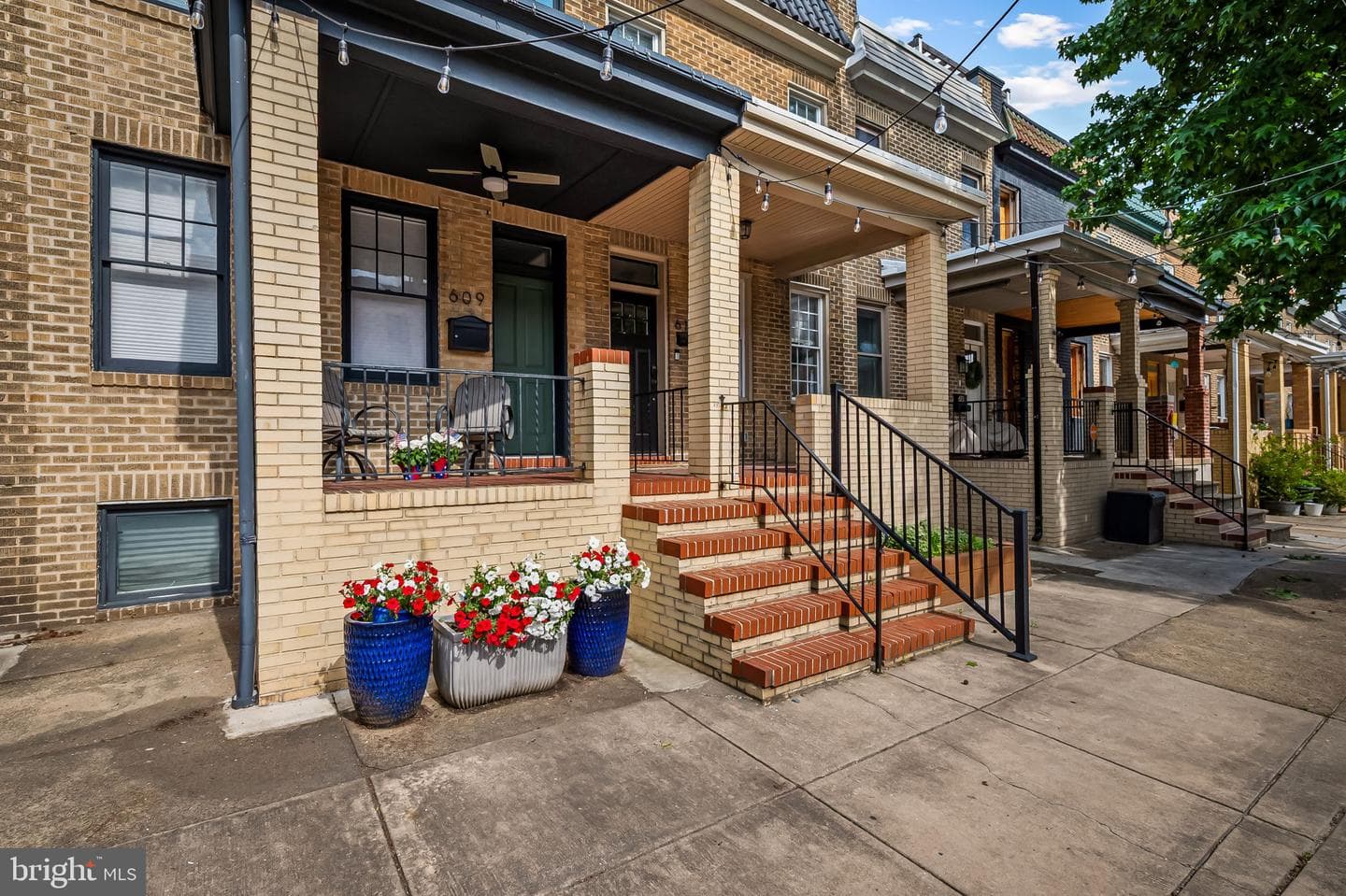 609 GRUNDY STREET - Photo 1