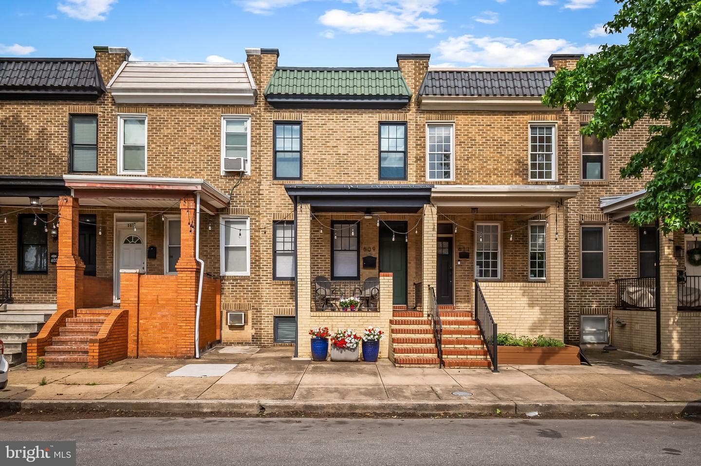 609 GRUNDY STREET - Photo 1