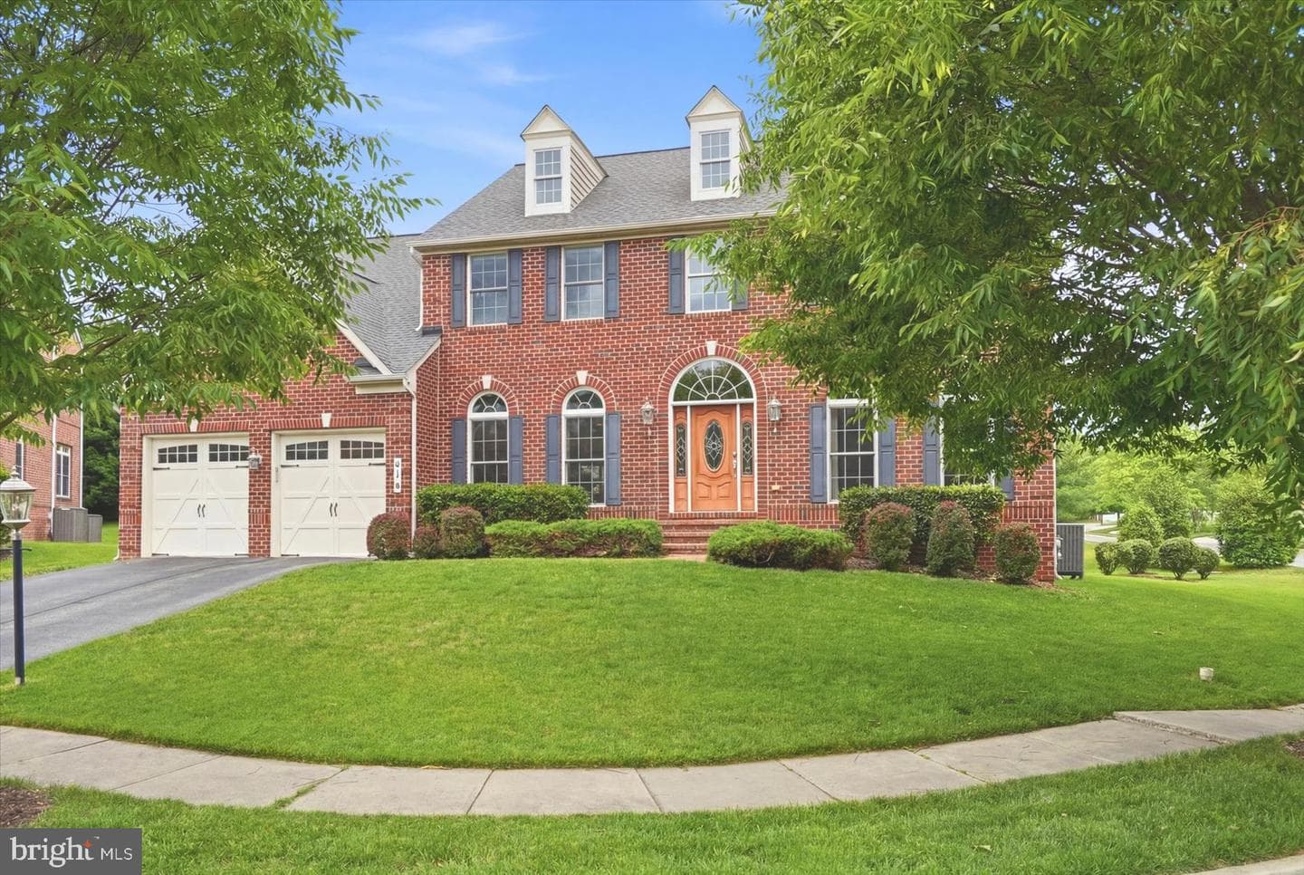 310 LYON COURT
