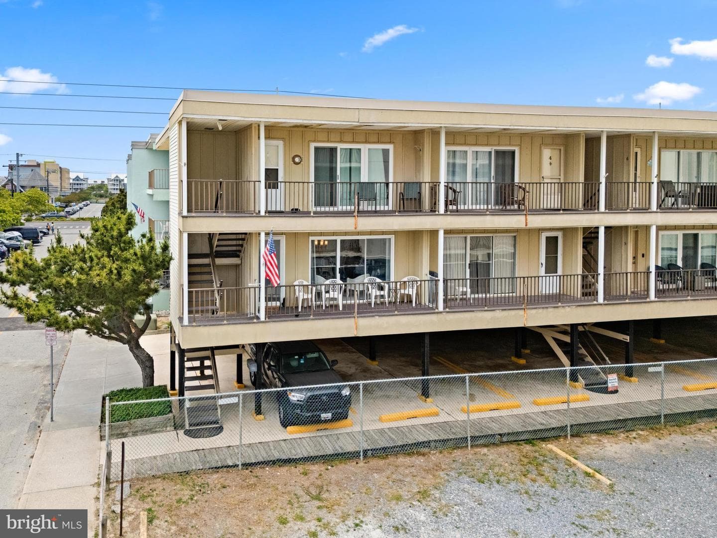 10 68TH STREET 1