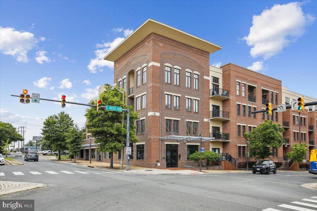 181 E REED AVENUE 203