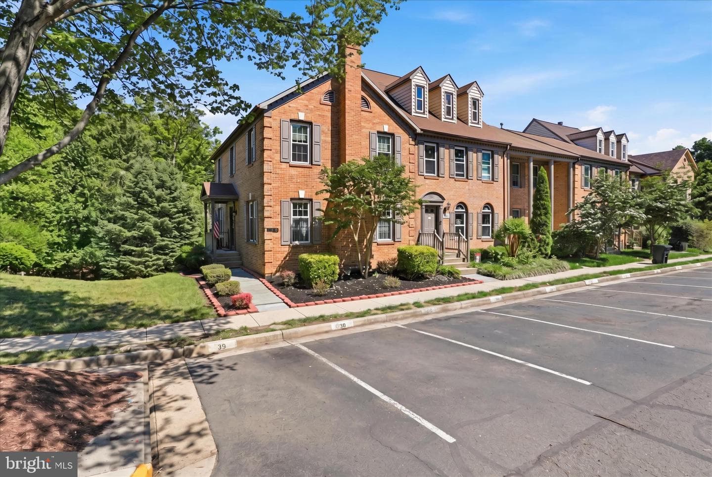 5916 Wescott Hills Way, Alexandria, VA 22315-4740, United States