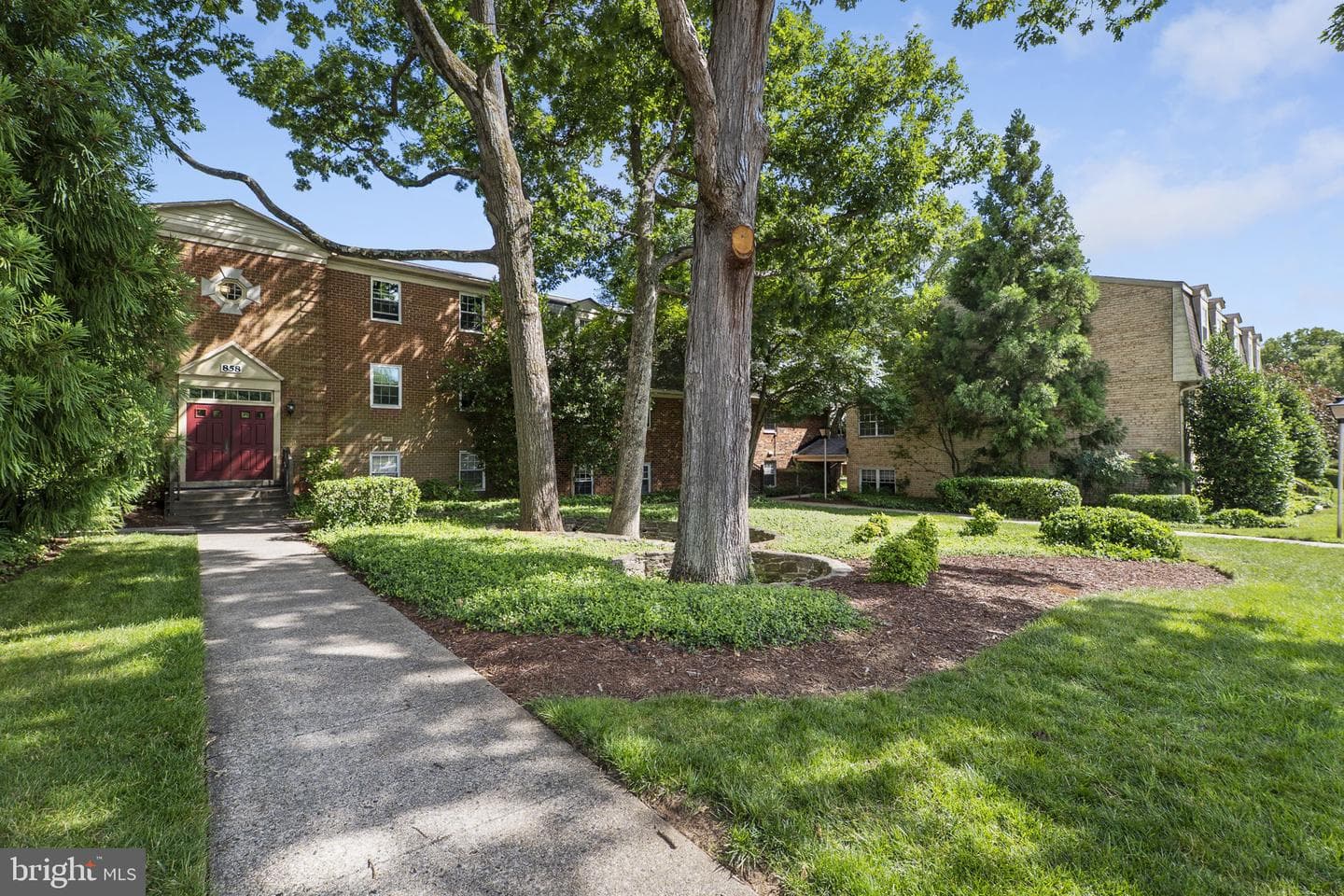 858 COLLEGE PARKWAY 858-20