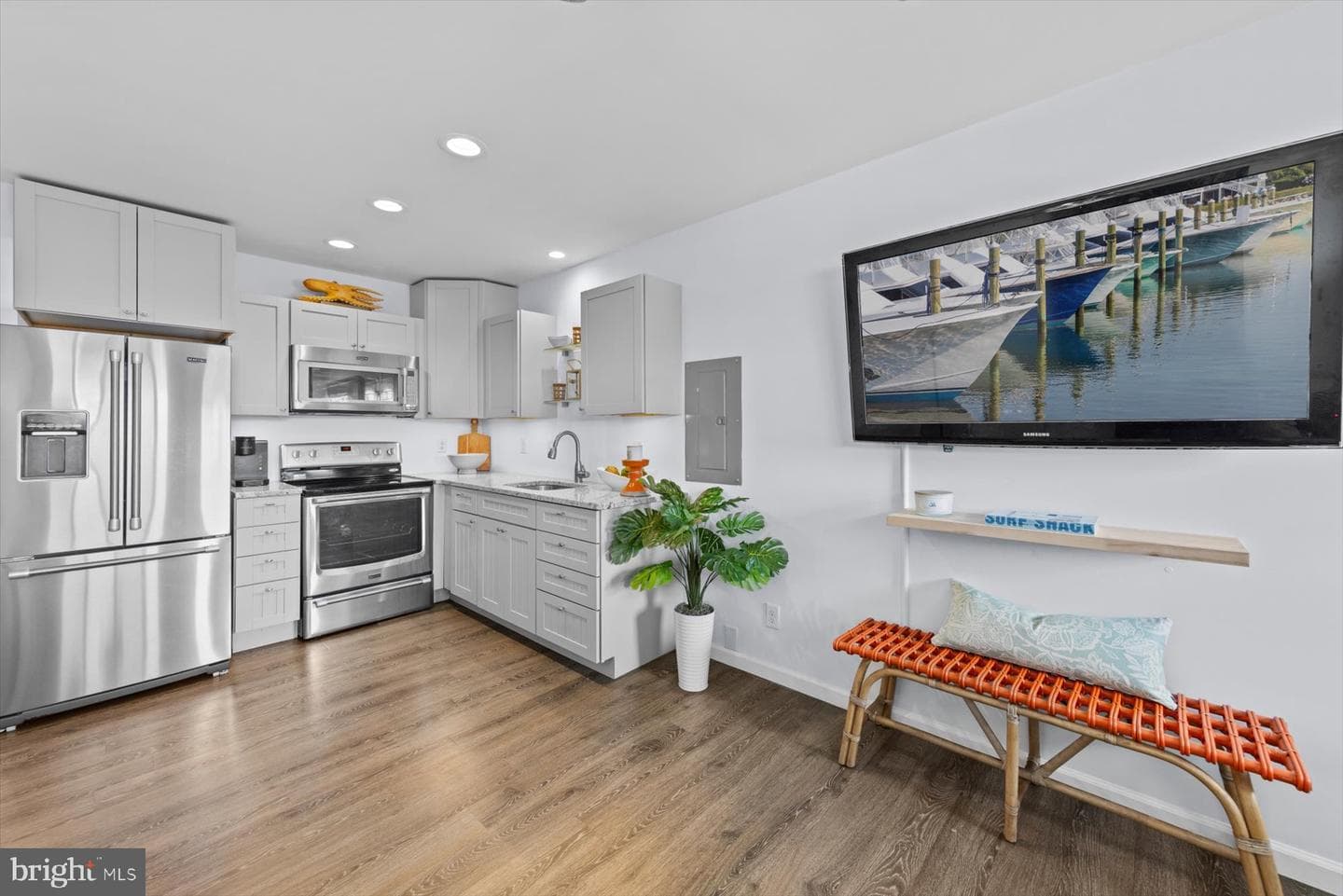 512 ROBIN DRIVE 21