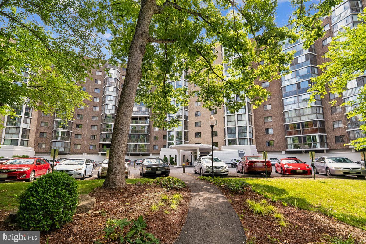 15107 INTERLACHEN DRIVE 2-303
