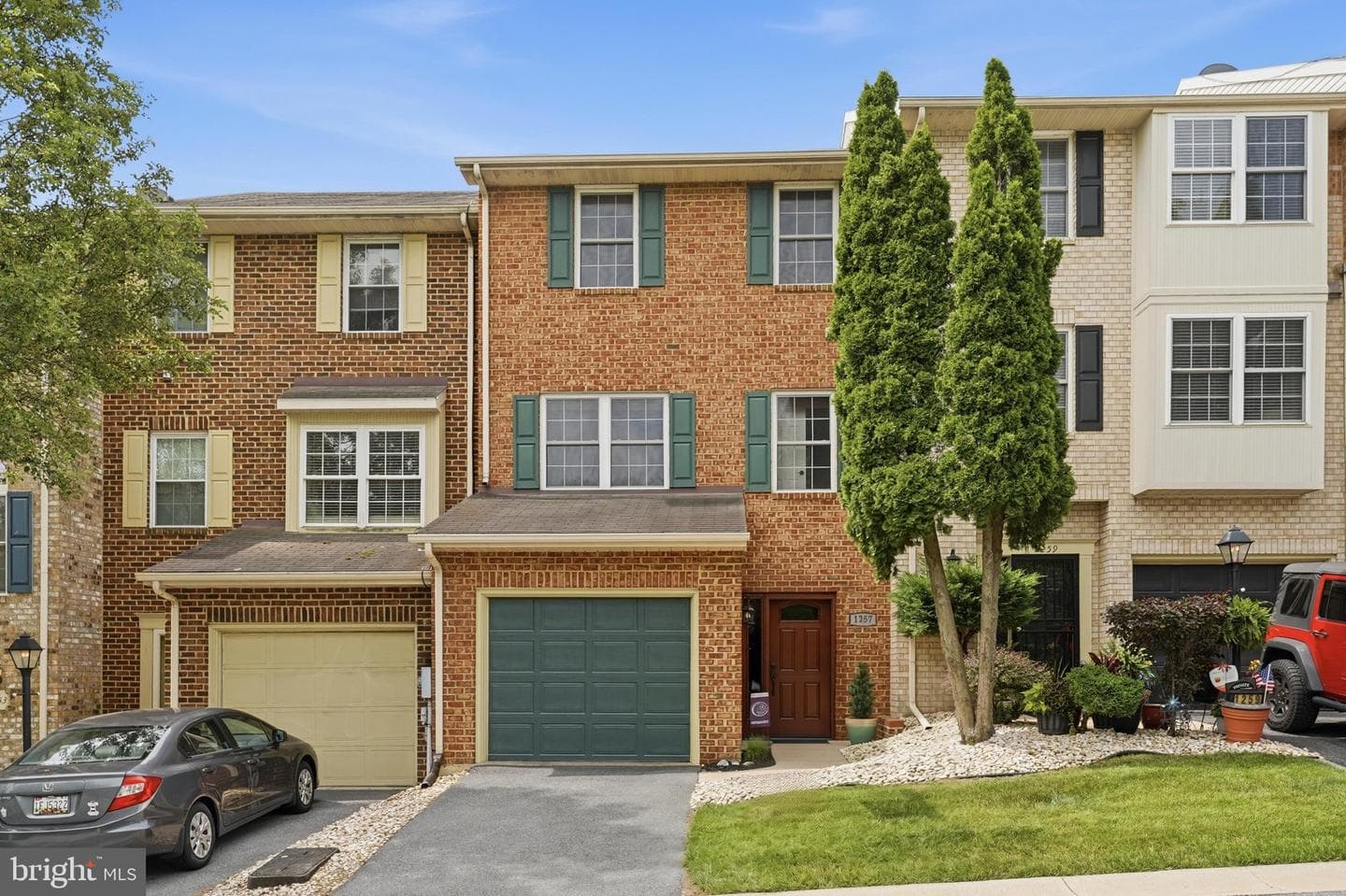 1257 LINDSAY LANE