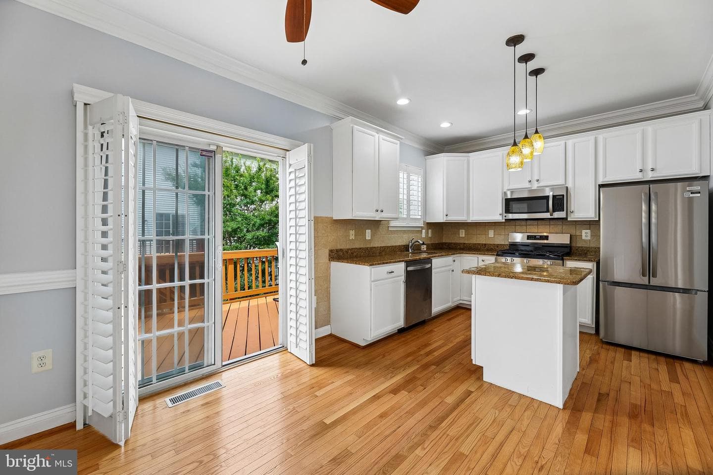 113 MEADOWS LANE