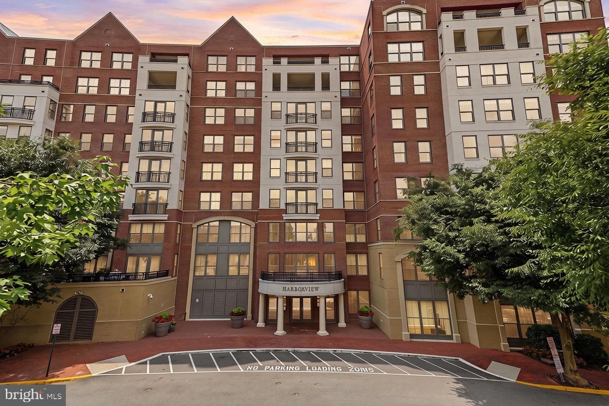 485 HARBOR SIDE STREET 610