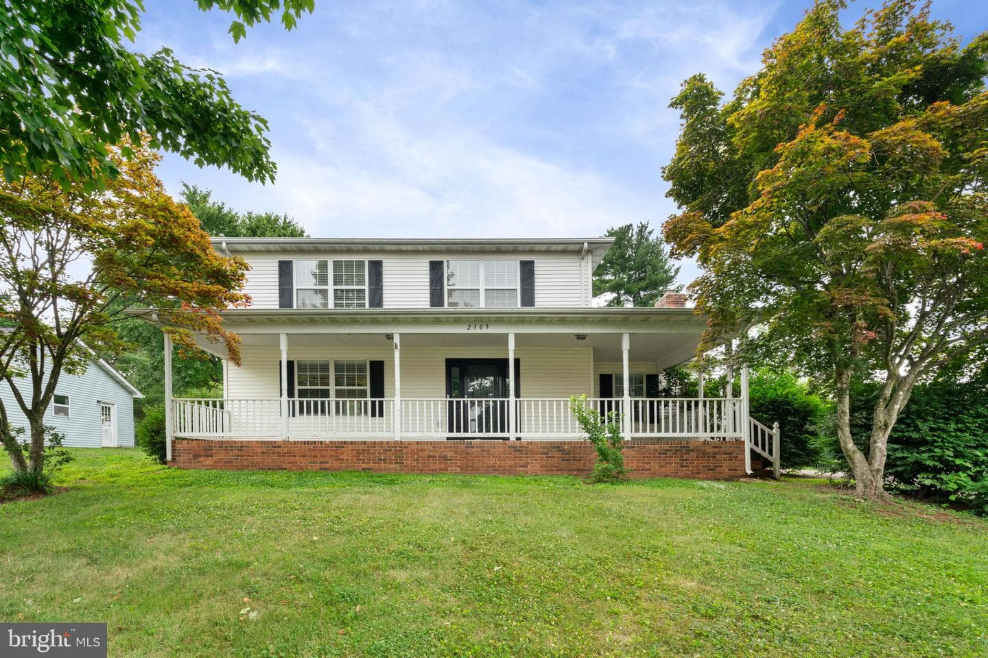 2309 MAPLEWOOD DRIVE