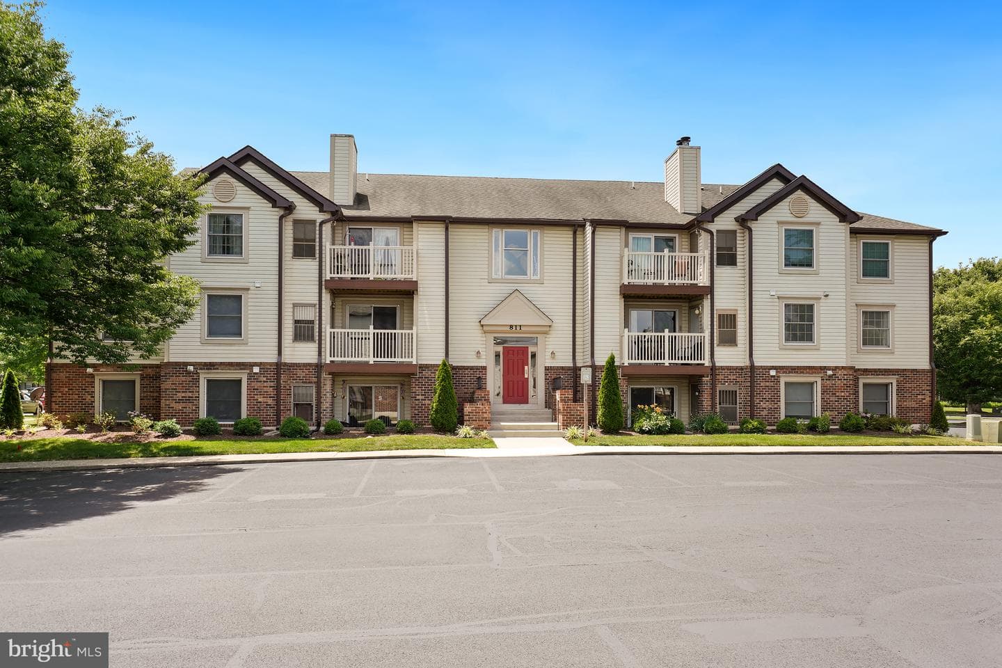 811 Stratford Way, Frederick, MD 21701-7220, United States