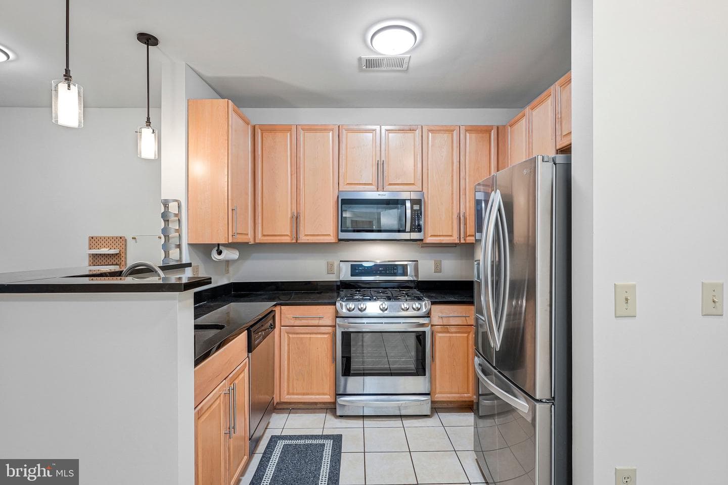 1201 EAST-WEST HIGHWAY 109