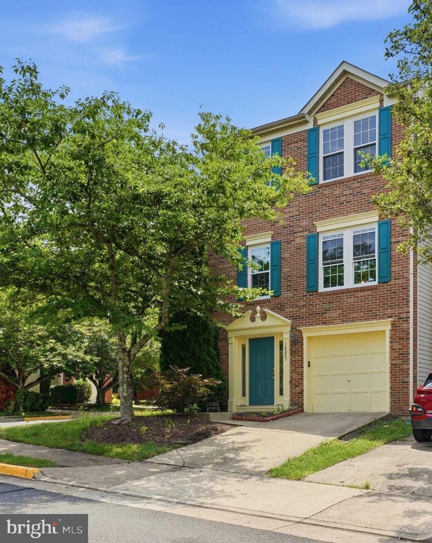 14247 Glade Spring Dr, Centreville, VA 20121, United States
