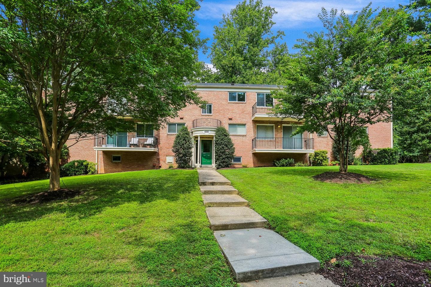 10507 WEYMOUTH STREET W-2