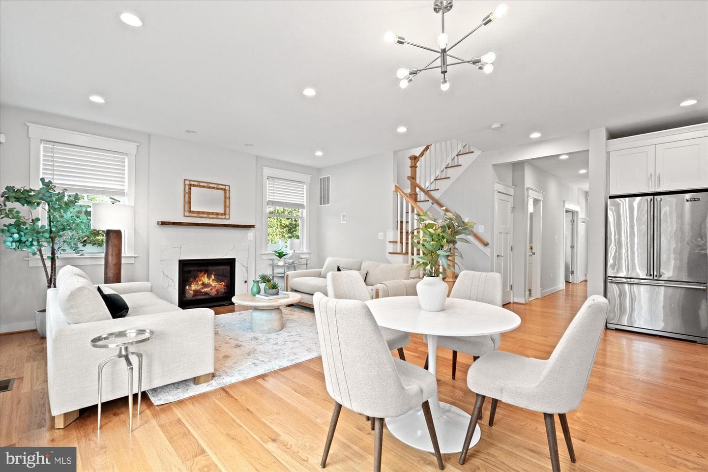508 E CUSTIS AVENUE