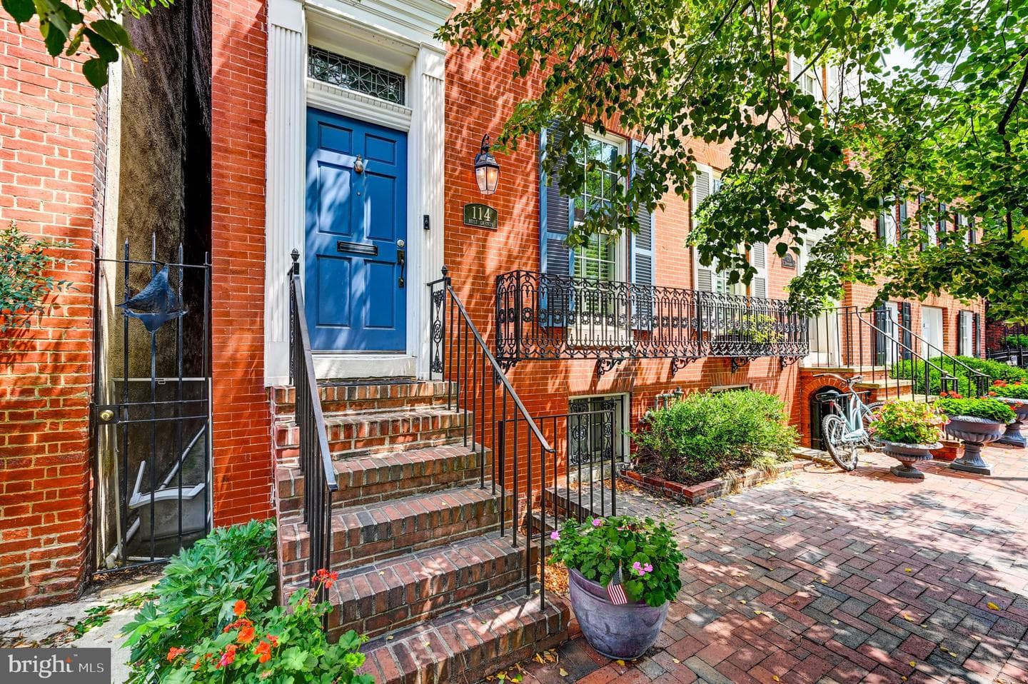 114 MONTGOMERY STREET