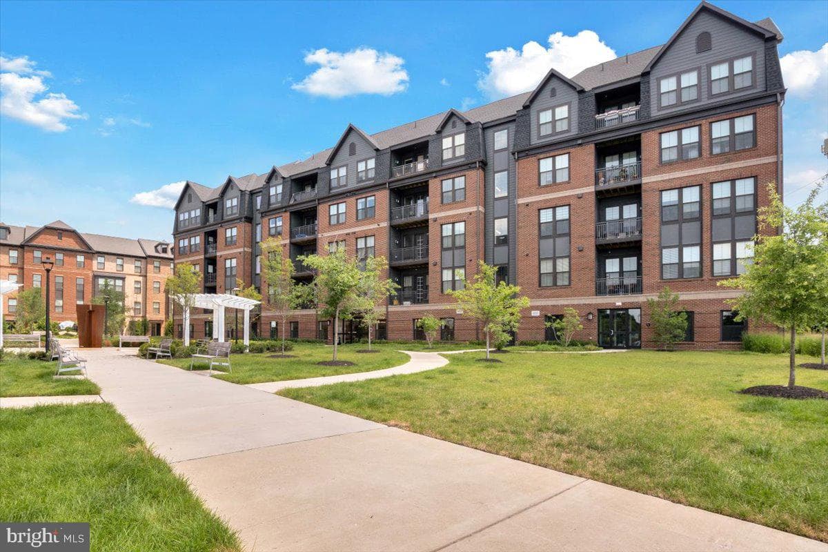 3927 FAIR RIDGE DRIVE 307