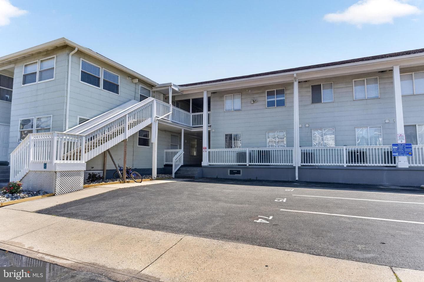 207 8TH STREET 204W