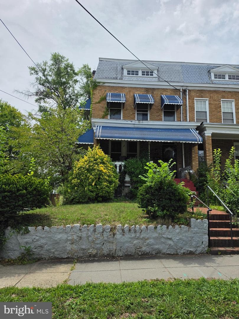 410 NICHOLSON STREET