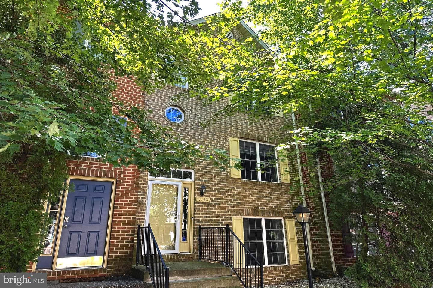 1153 LINDSAY LANE