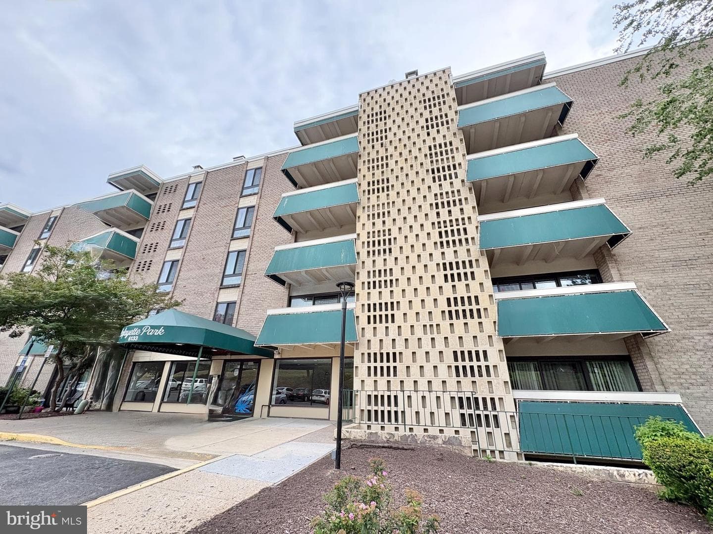 6133 LEESBURG PIKE 601