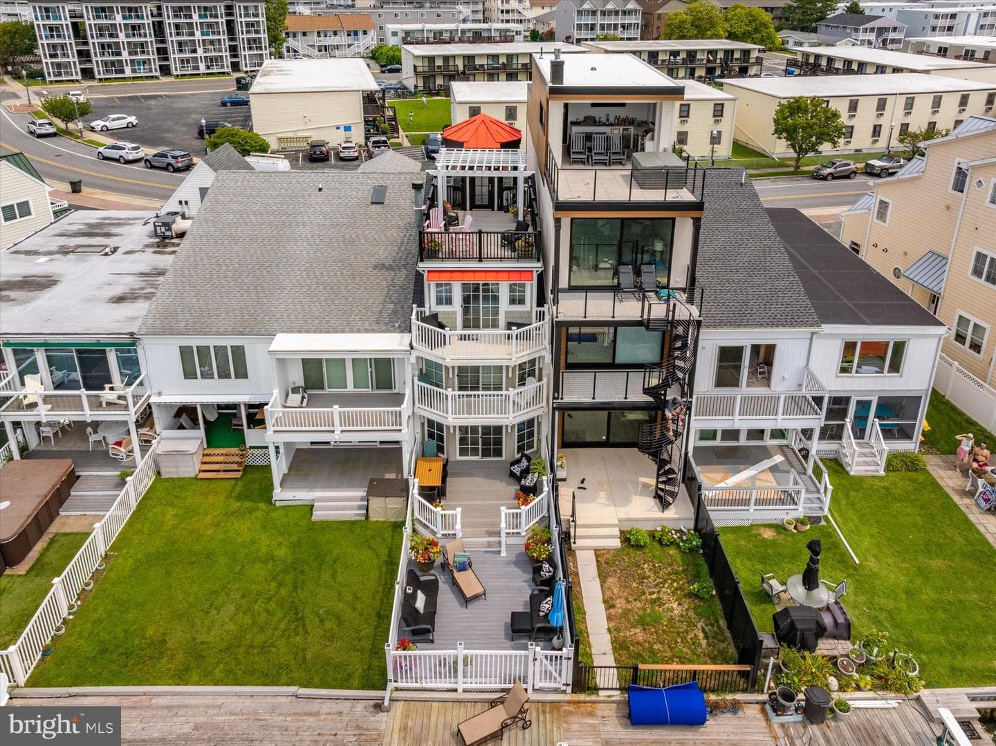 601 BAYSHORE DRIVE 16