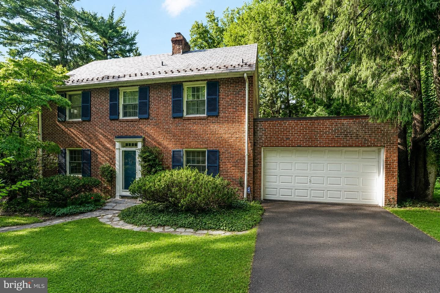 1110 BELLEMORE ROAD