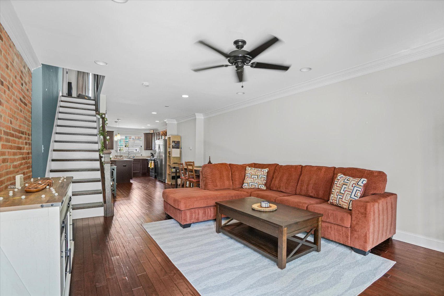 214 S HIGHLAND AVE - Photo 1