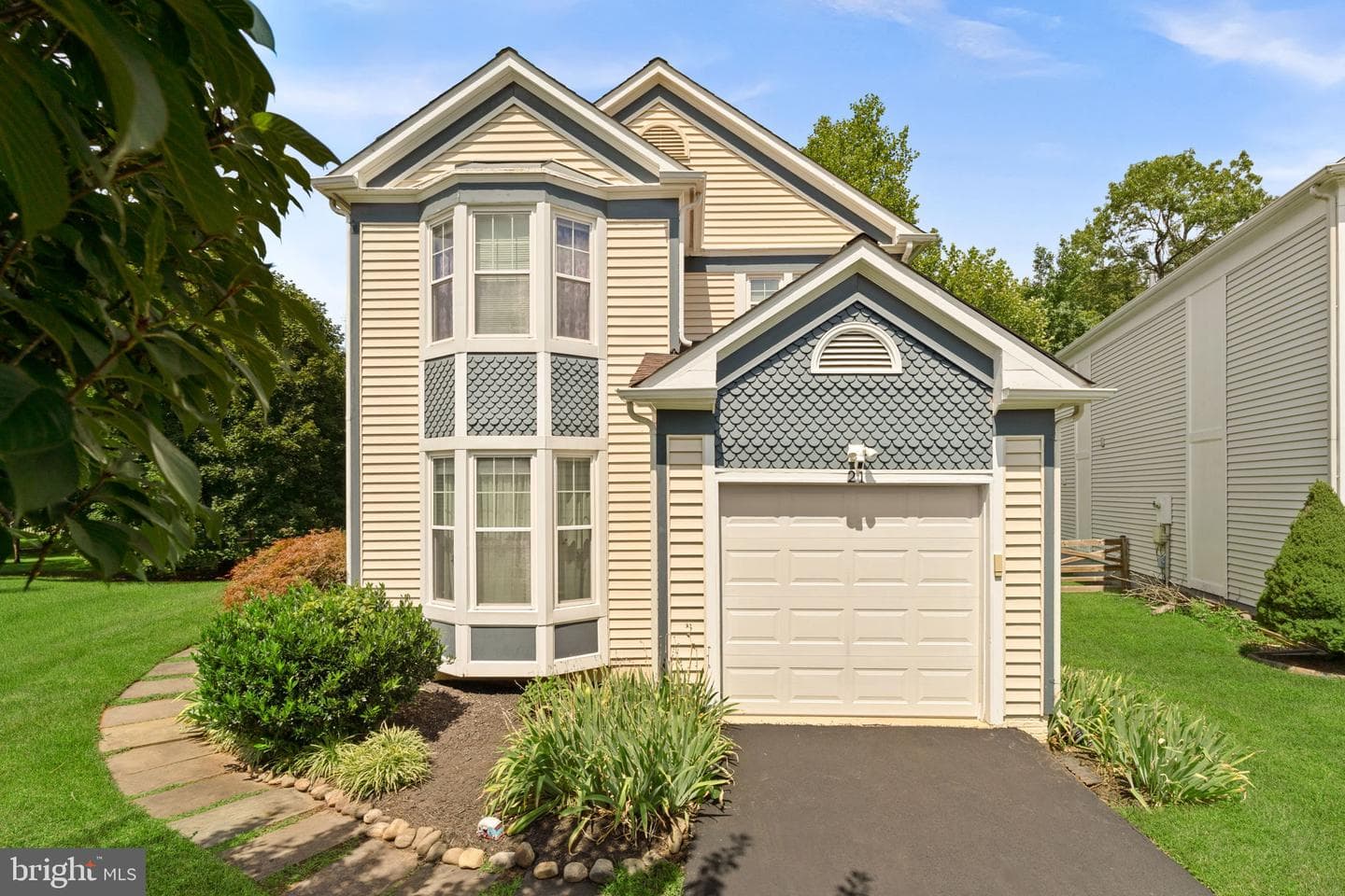 21 GLENGYLE LANE