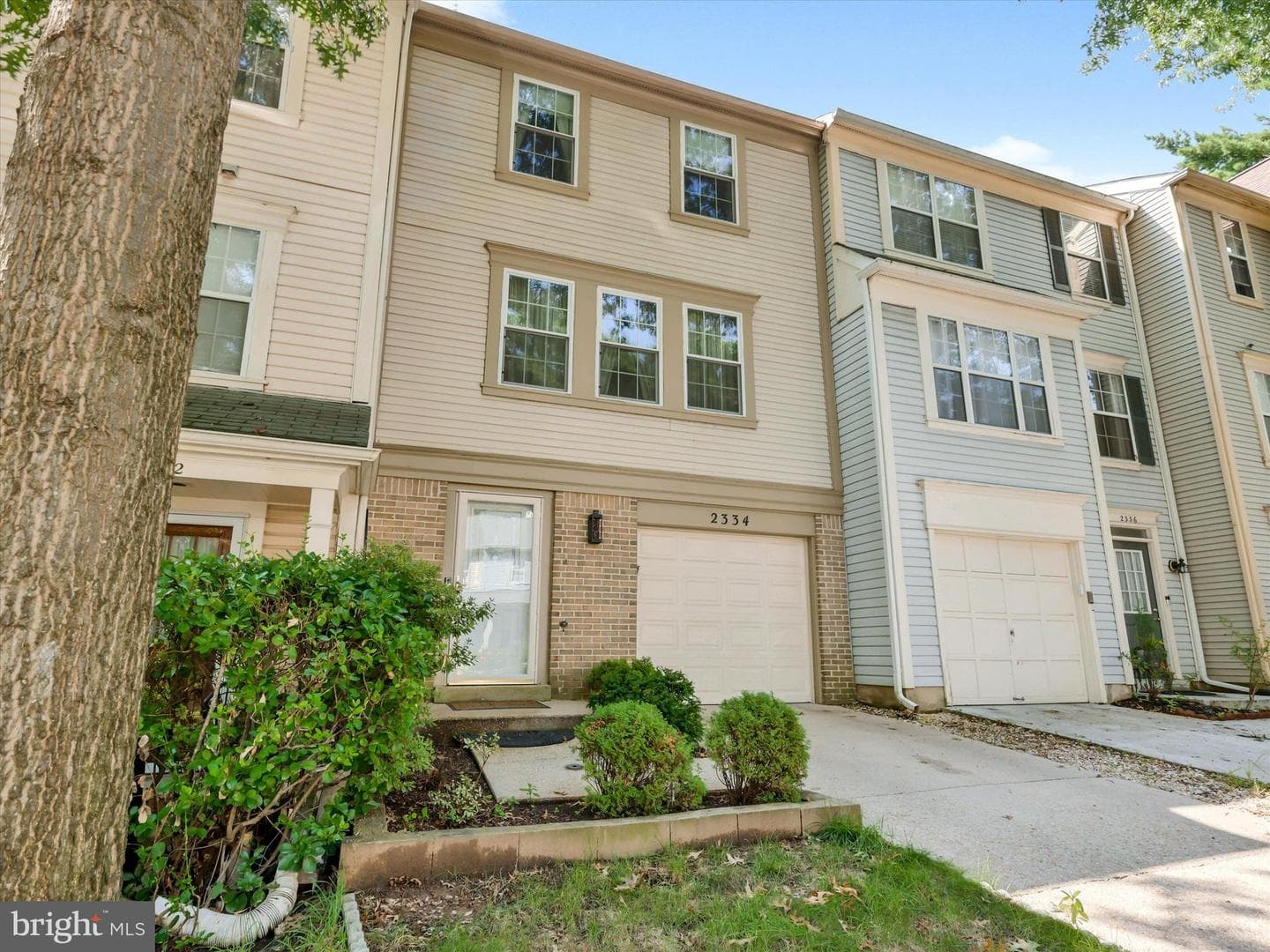 2334 LONDON BRIDGE DRIVE