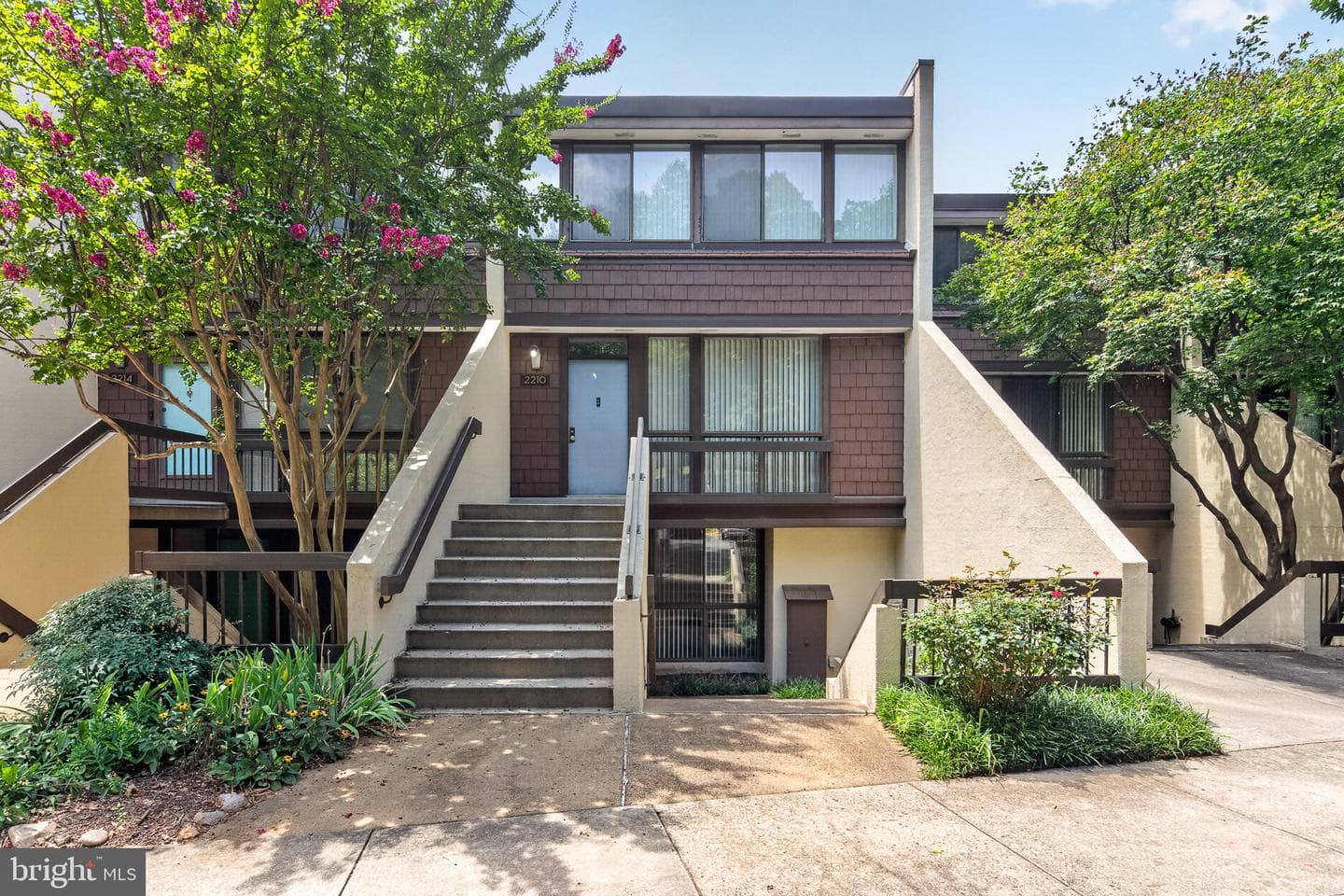 2208 S Randolph St, Arlington, VA 22204-5424, United States
