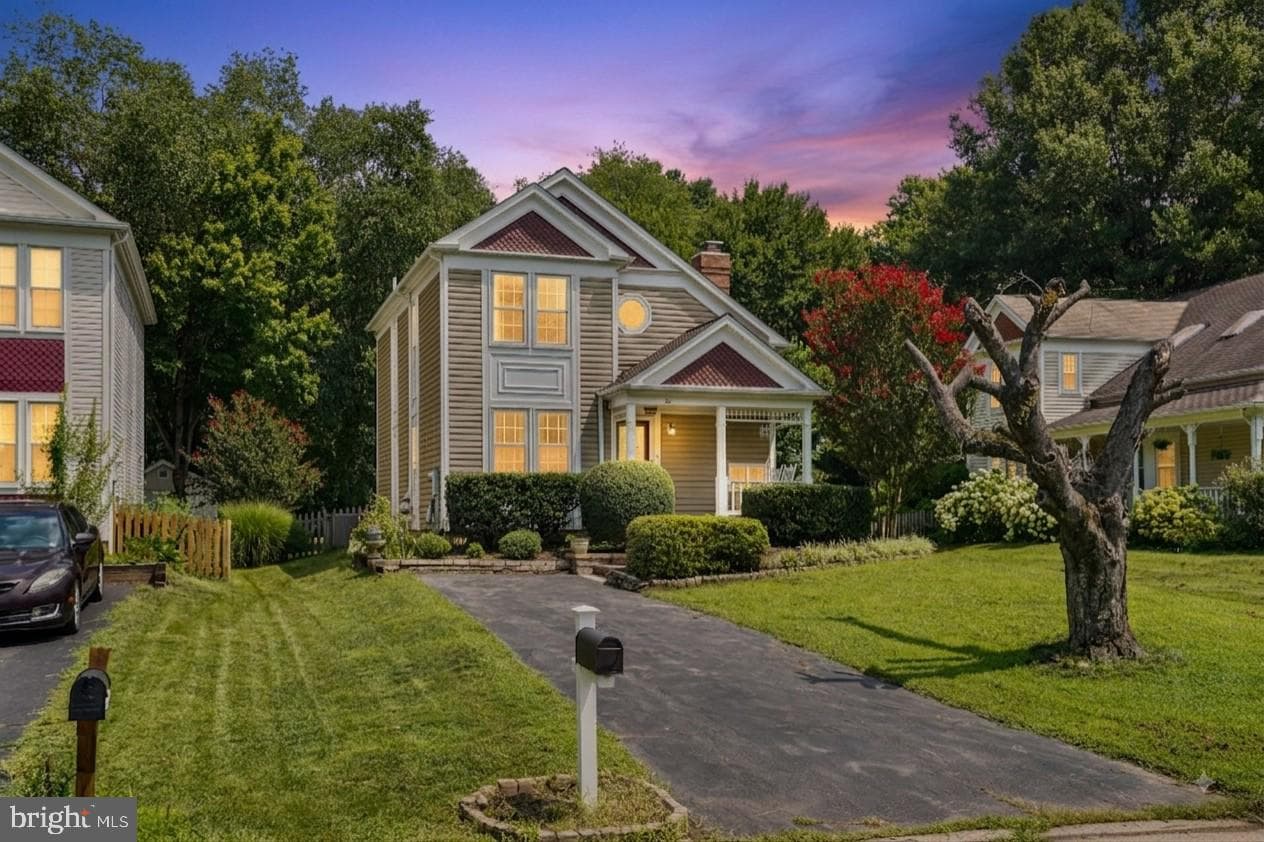 22 Fenton Wood Dr, Sterling, VA 20165-5718, United States