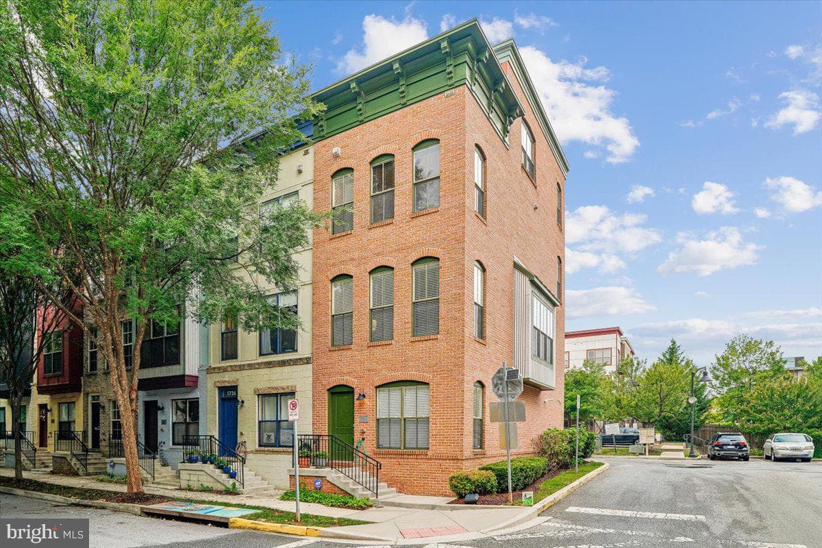 5728 45th Ave, Hyattsville, MD 20781-1580, United States