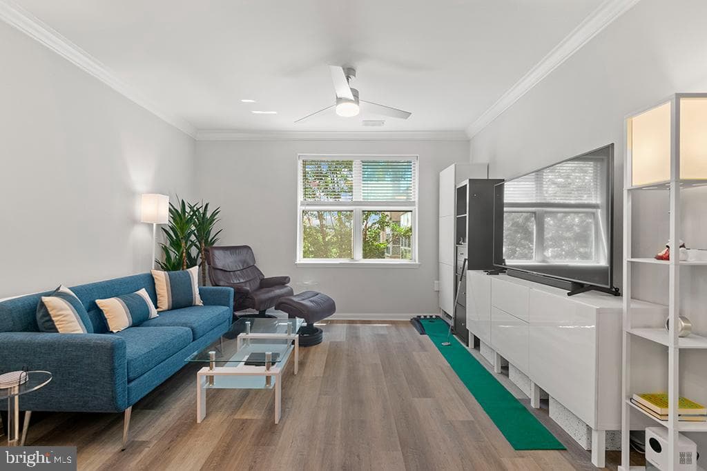 23 PIERSIDE DRIVE 326