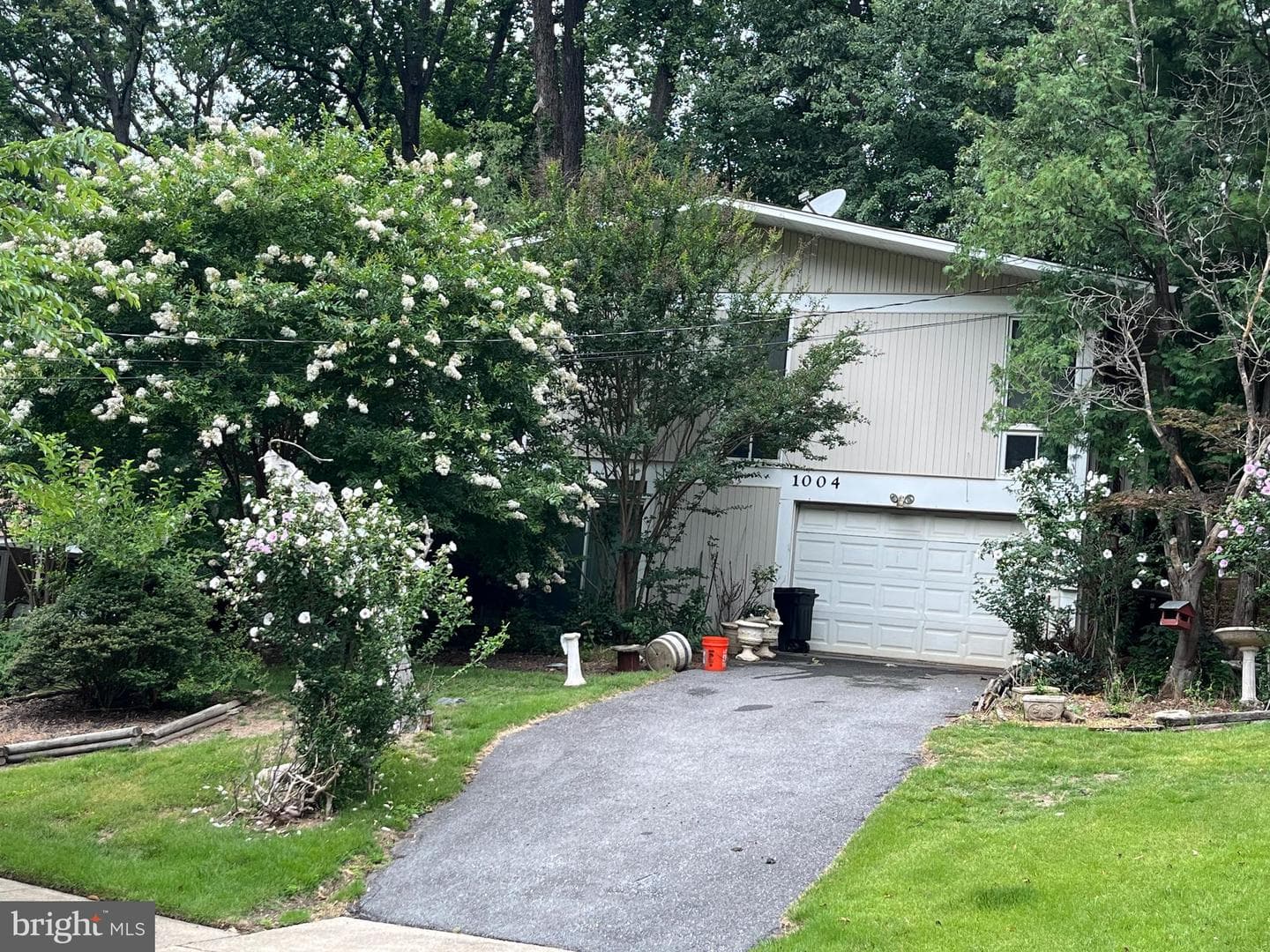 1004 LA GRANDE ROAD