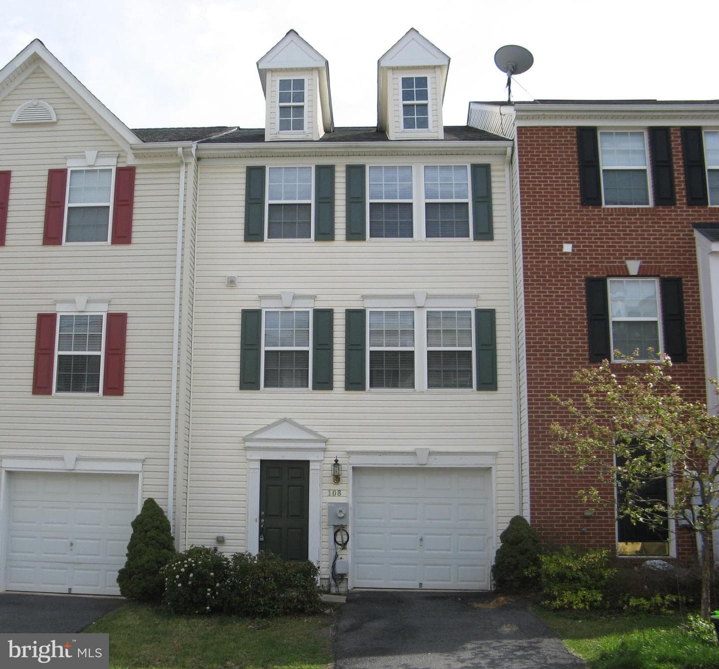 108 MONTICELLO SQUARE