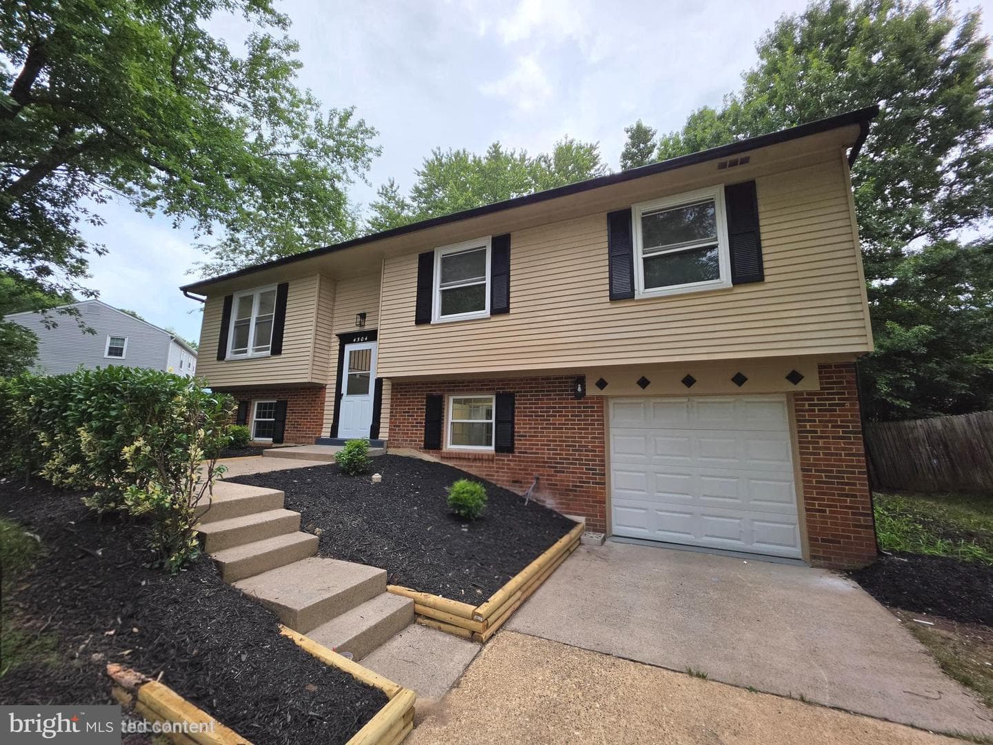 4504 LANTERN PLACE