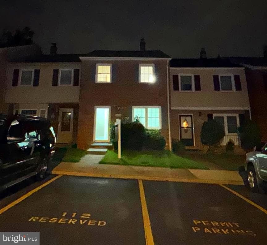 14724 Endsley Turn, Woodbridge, VA 22193-2750, United States