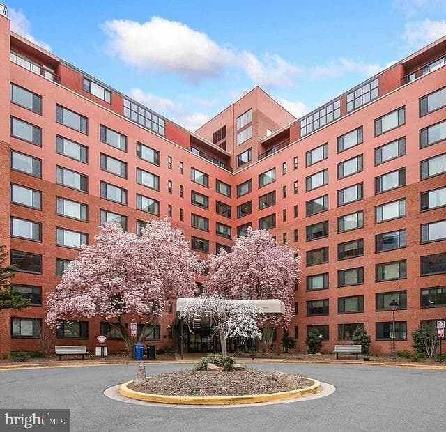 1021 Arlington Blvd, Arlington, VA 22209-2212, United States