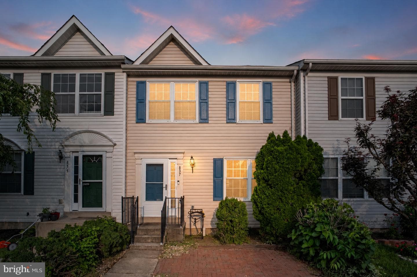 837 VANDERBILT TERRACE