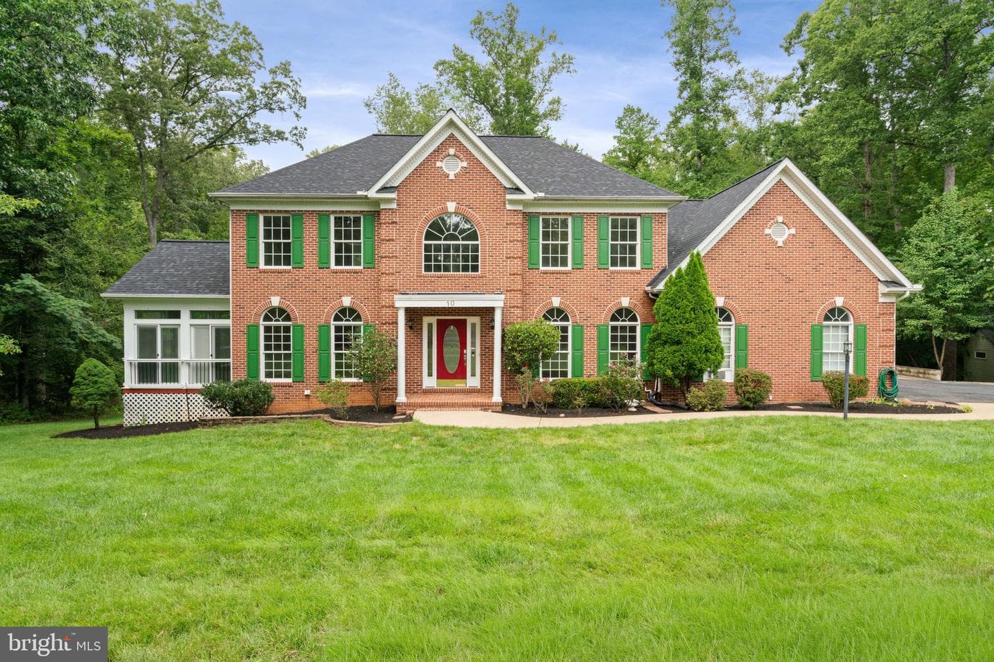 10 SECRETARIAT DRIVE