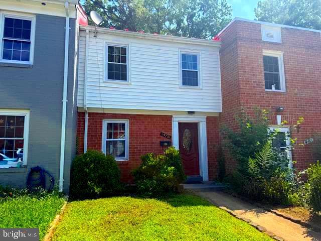 9721 PICKETT LANE