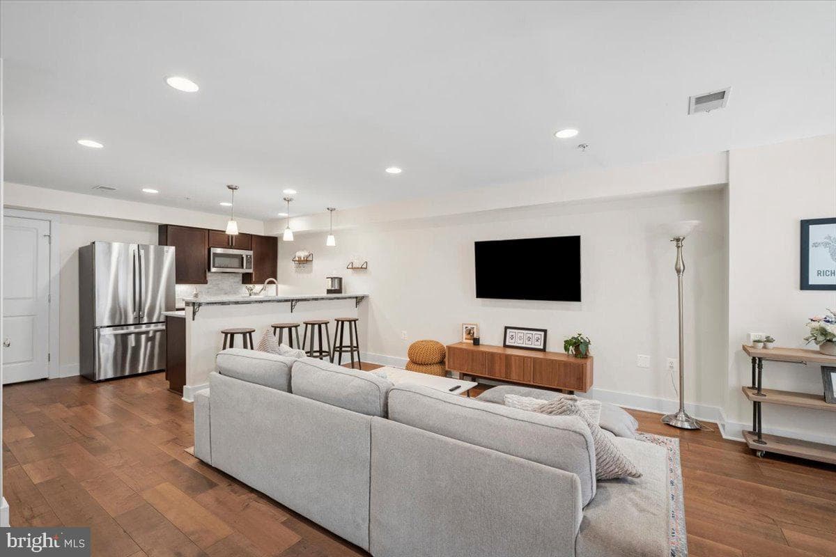 2505 17TH STREET 1 - Photo 1